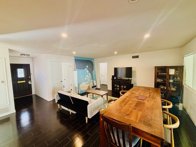 Building Photo - 23813 Calvert St