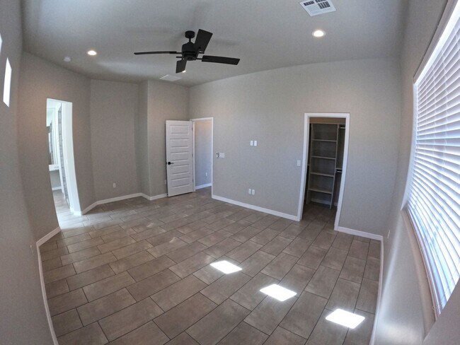 Building Photo - 3729 Santa Clarita Ave