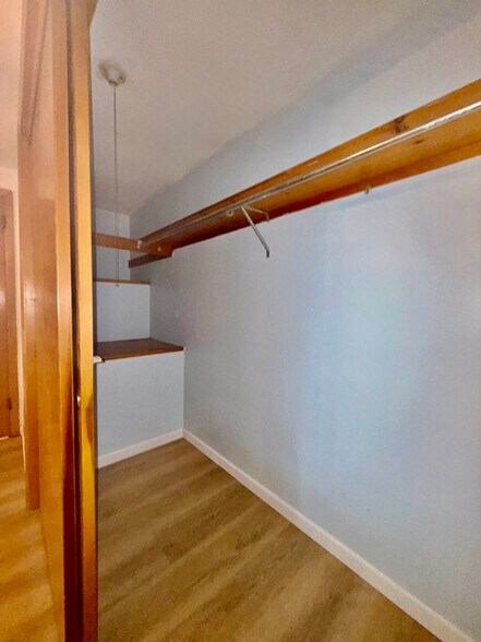 Building Photo - 1814 E Main St