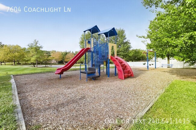 Building Photo - 7604 Coachlight Ln