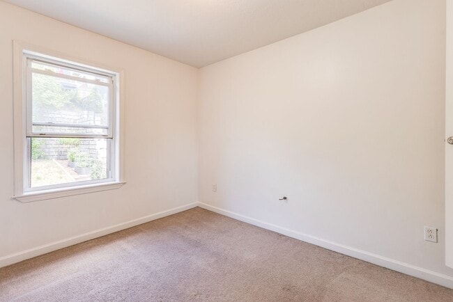 Building Photo - 224 Seward St