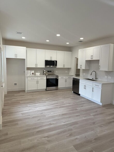 Building Photo - 144 Pinkie Holmes Dr