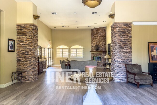 Building Photo - 10001 Woodcreek Oaks Blvd