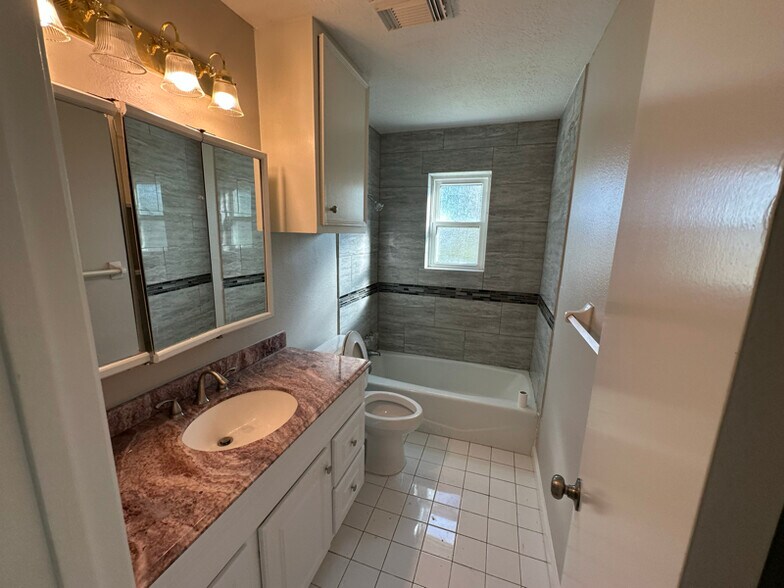 Building Photo - 3214 White Sail