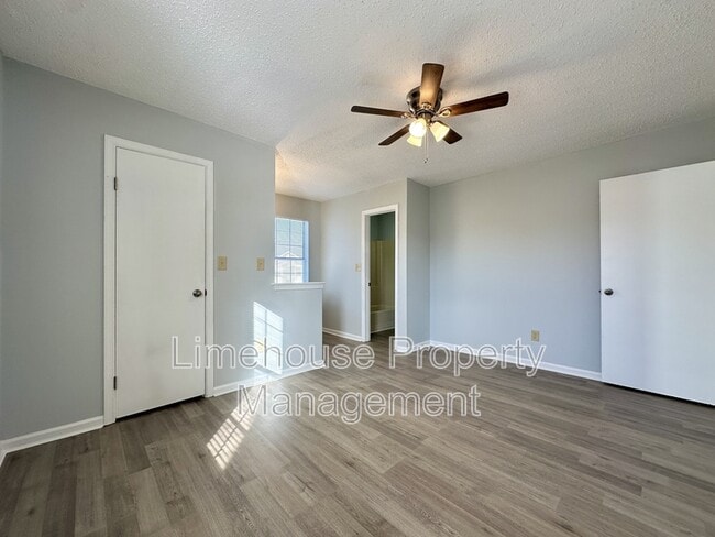 Building Photo - 4567 Genoa Cir