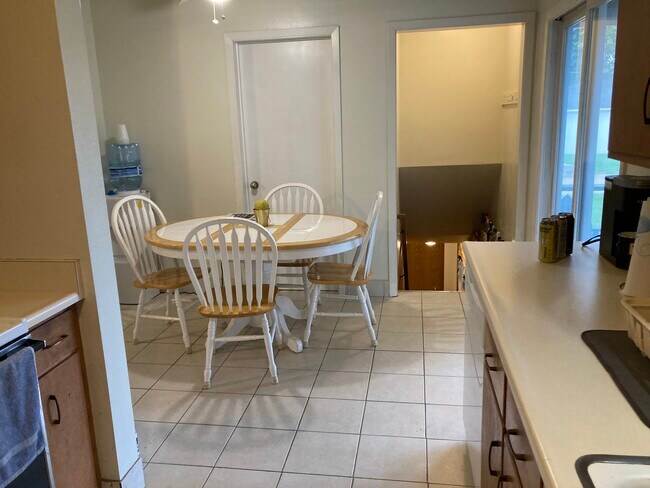 Building Photo - 1522 Starview Dr