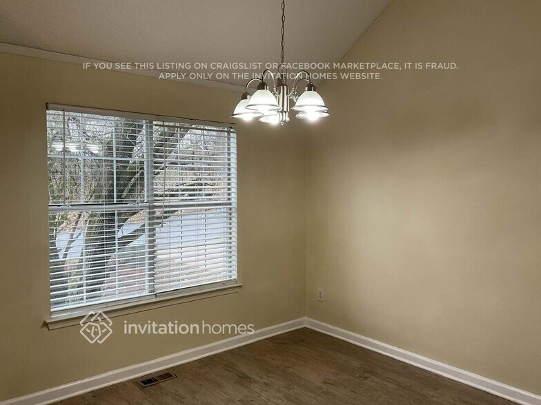 Building Photo - 7339 Essex Dr