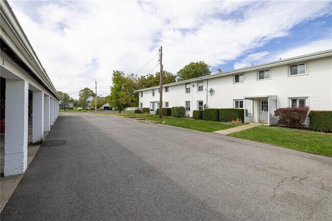 Building Photo - 5095 Emerson Rd