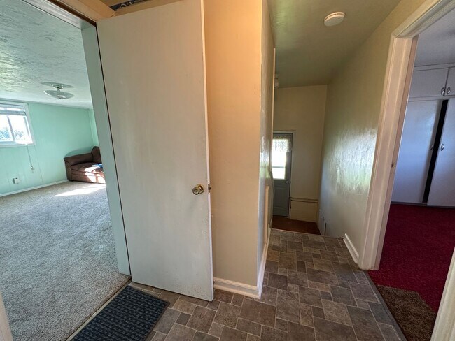 Building Photo - 5084 ID-33