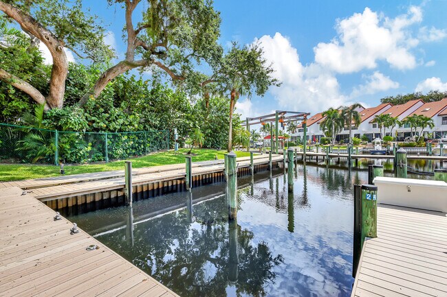 Building Photo - 2299 Treasure Isle Dr
