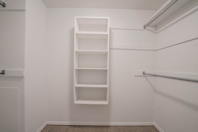 Building Photo - Gorgeous 3 Bedroom Remodel, BA Schools!