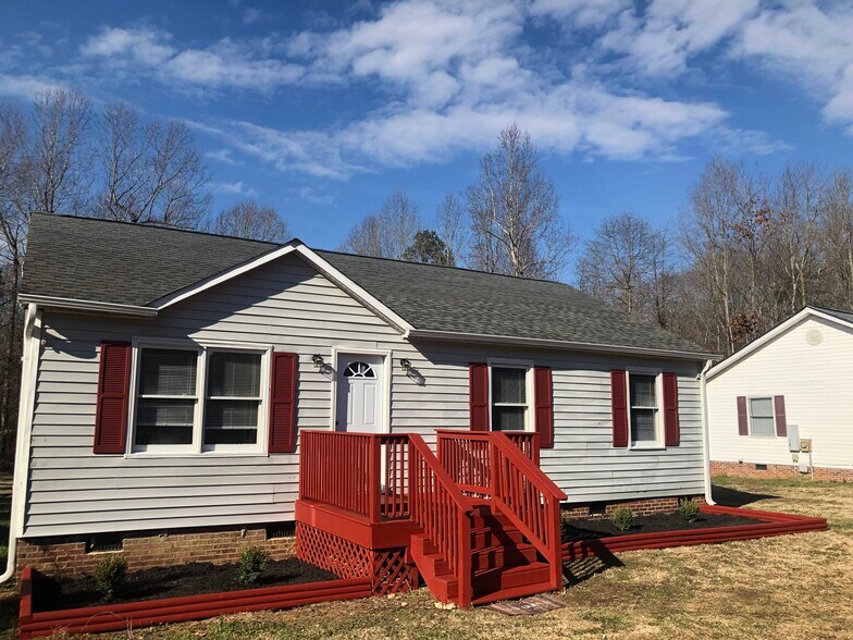 Building Photo - 314 Pine Ave