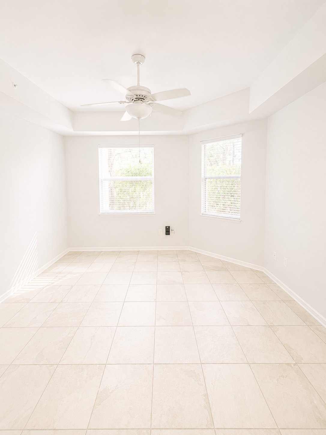 Building Photo - 1445 Mariposa Cir