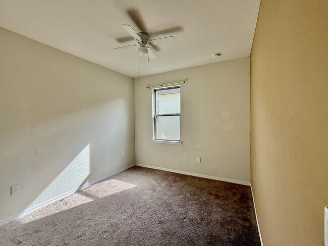 Building Photo - 5428 Animosh Ct