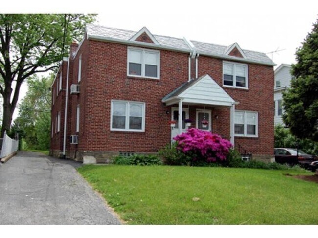 Primary Photo - 8037 Pine Rd