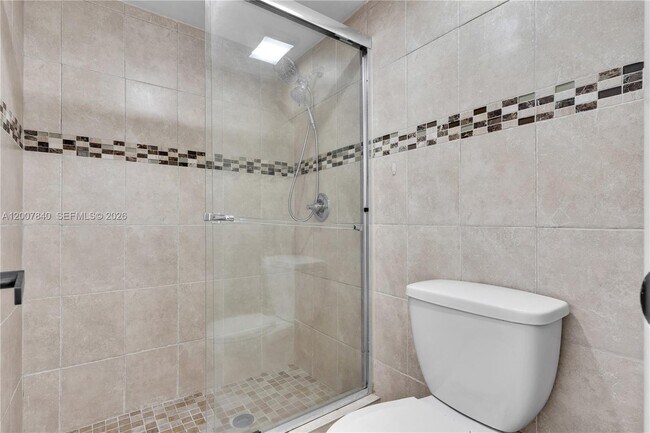 Building Photo - 13715 Kendale Lakes Cir