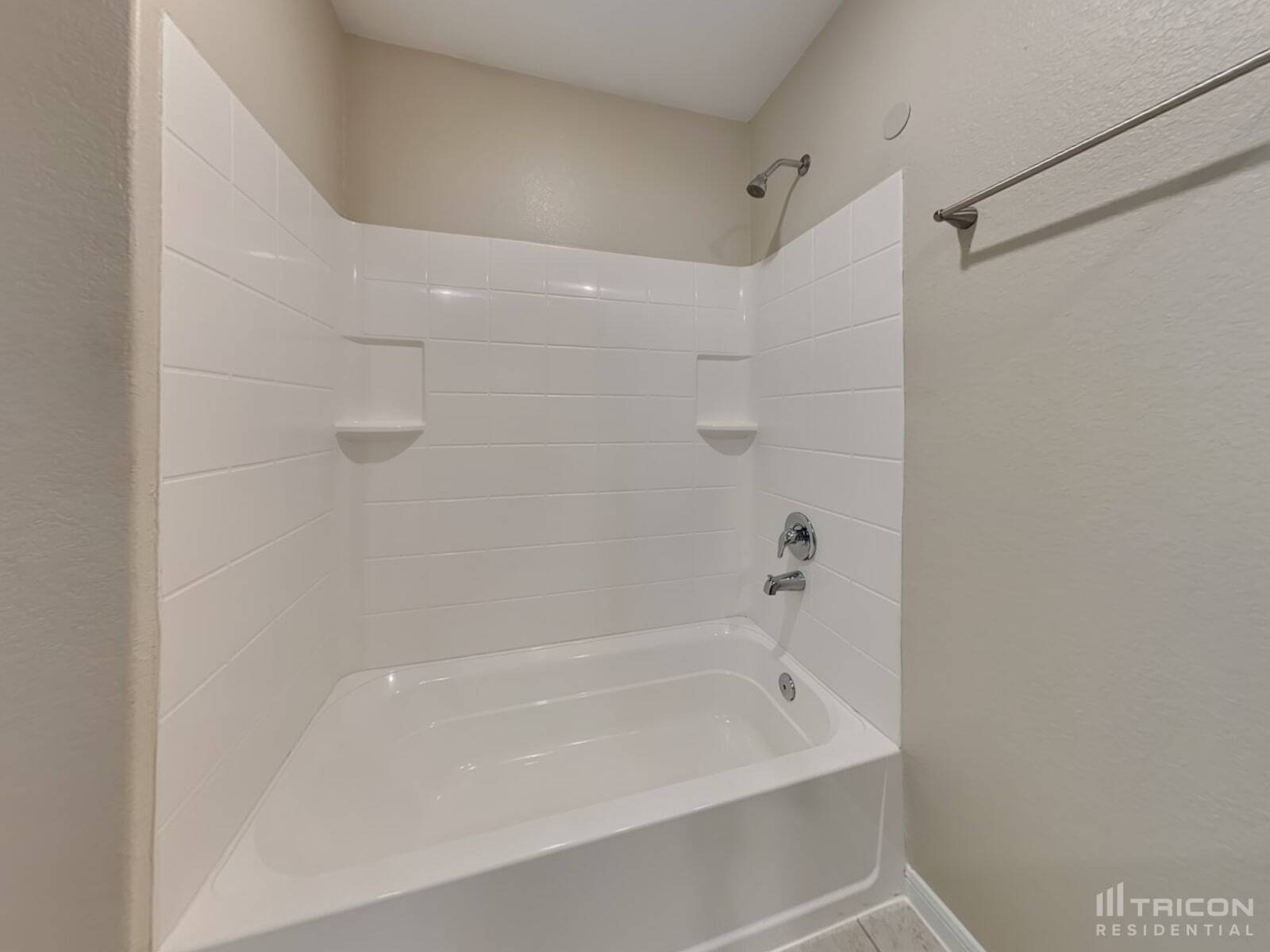 Building Photo - 524 Red Dusk Paint Dr