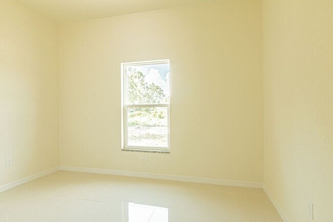 Building Photo - 3BR/2BA Home with 1-Car Garage in Prime SW Lehigh Acres – Brand New Construction