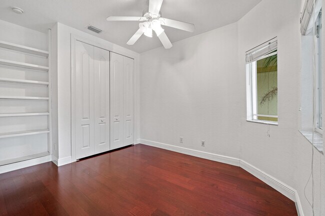 Building Photo - 1030 Murano Bay Dr