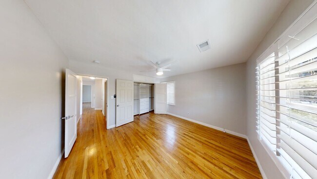 Building Photo - 4917 Rockford Dr