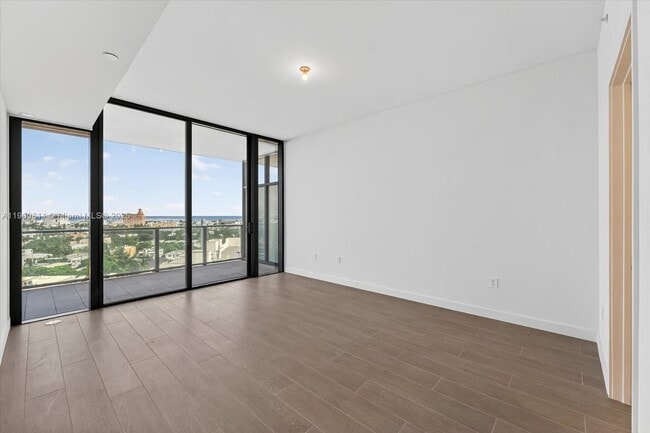 Building Photo - 500 Alton Rd