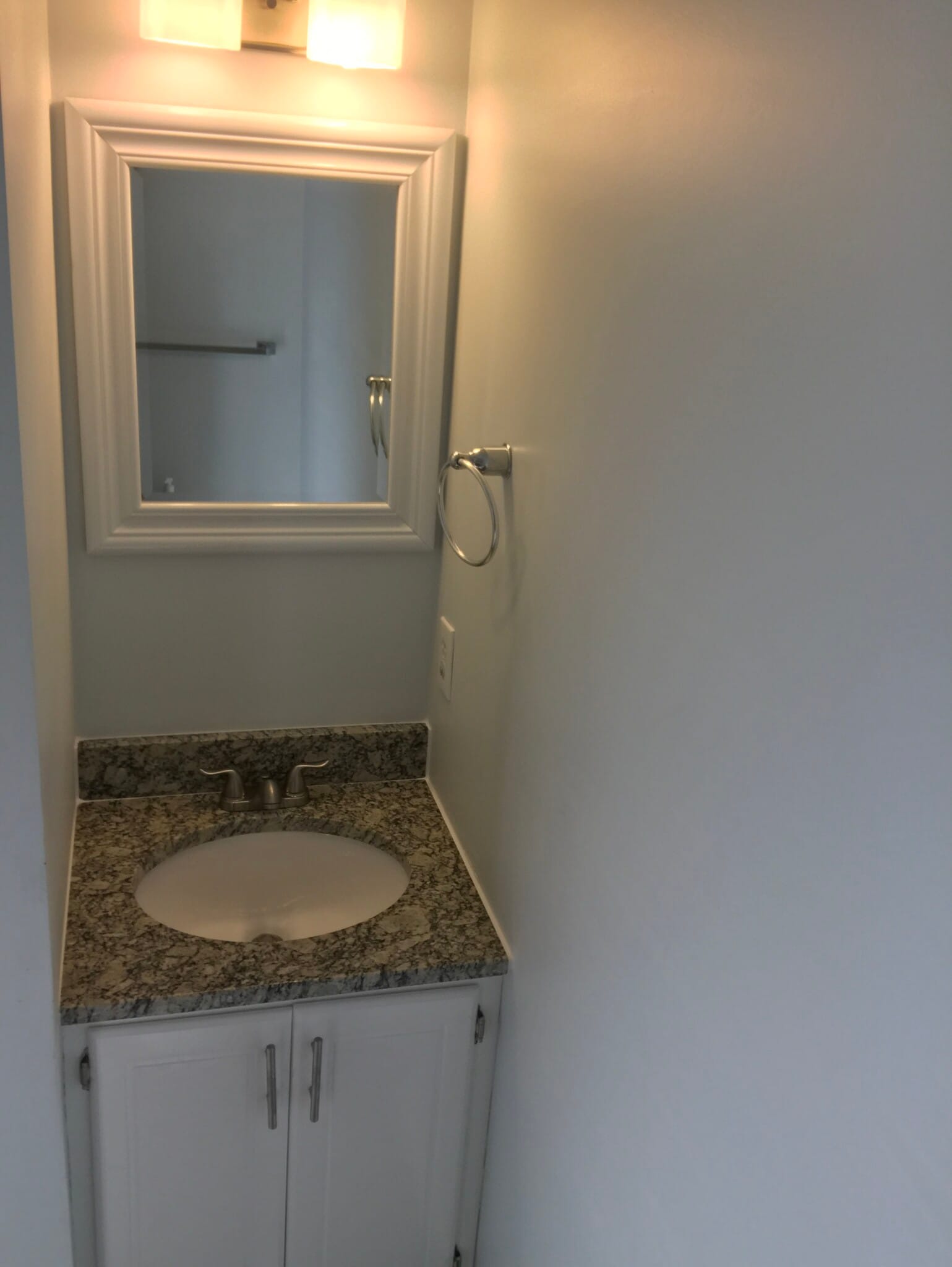 hall bathroom on main floor - 845 N Greenbrier St