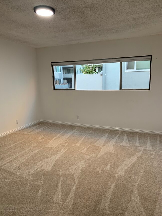 Primary Bedroom - 1841 N Fuller Ave