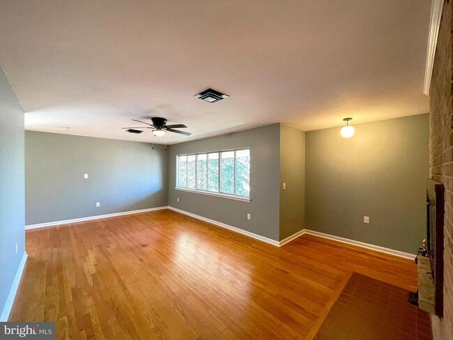 Building Photo - 9457 Boyds Turn Rd