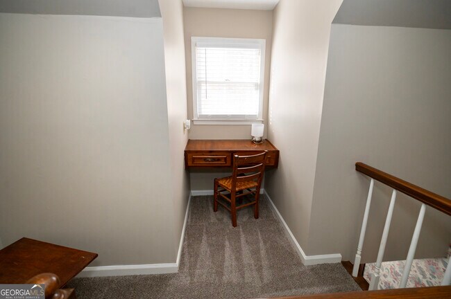 Building Photo - 371 Mountain Hill Rd