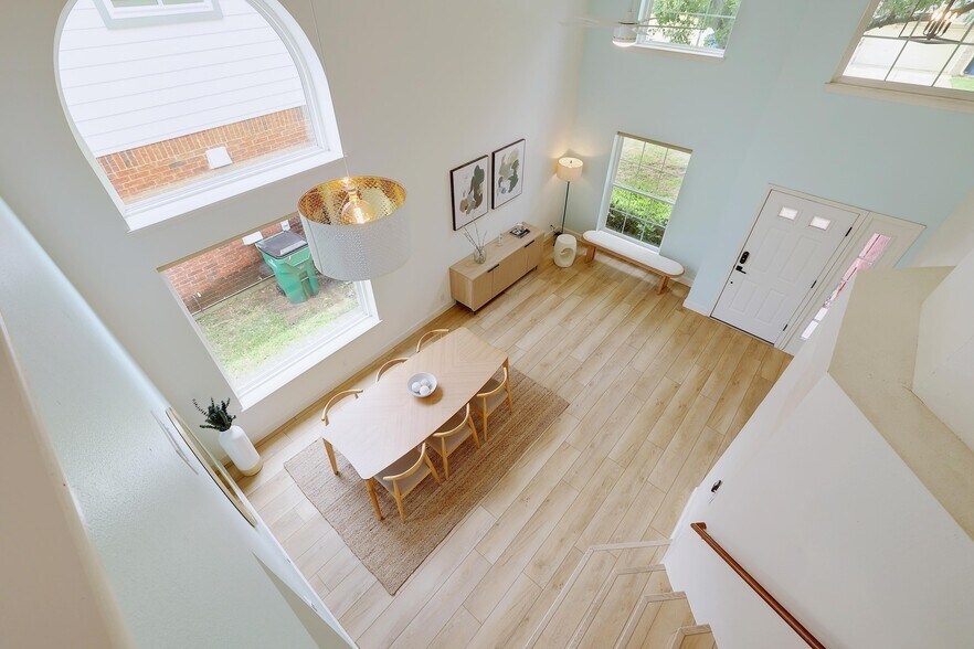 Building Photo - 2206 Rick Whinery Dr
