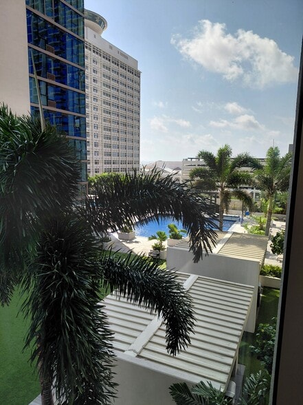 Building Photo - 1388 Kapiolani Blvd