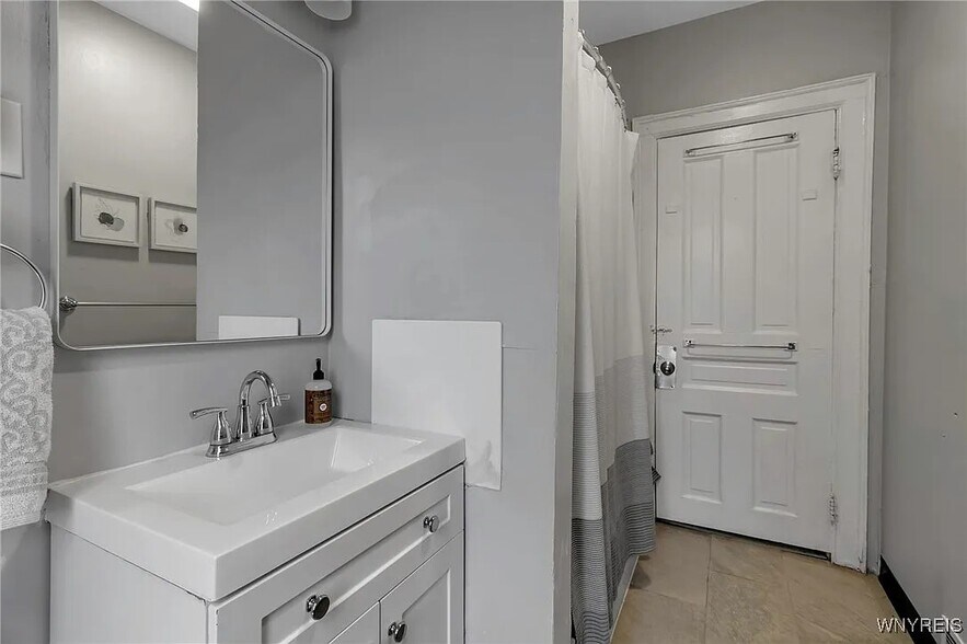 Building Photo - 580 Potomac Ave