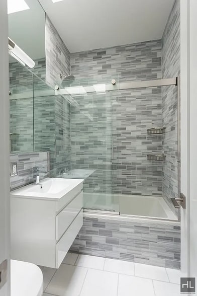 Building Photo - East 75th Street