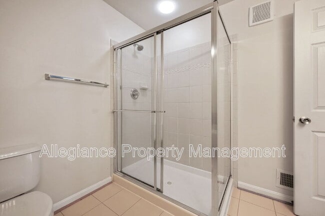 Building Photo - 15555 John Diskin Cir