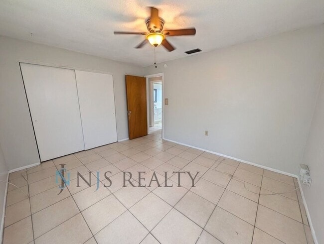 Building Photo - 1209 Maybury Dr