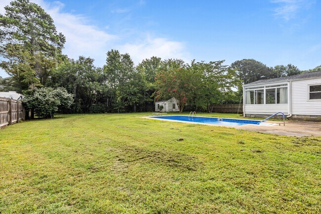 Building Photo - 1216 Olive Rd