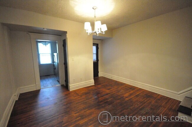 Building Photo - 204 Summit St