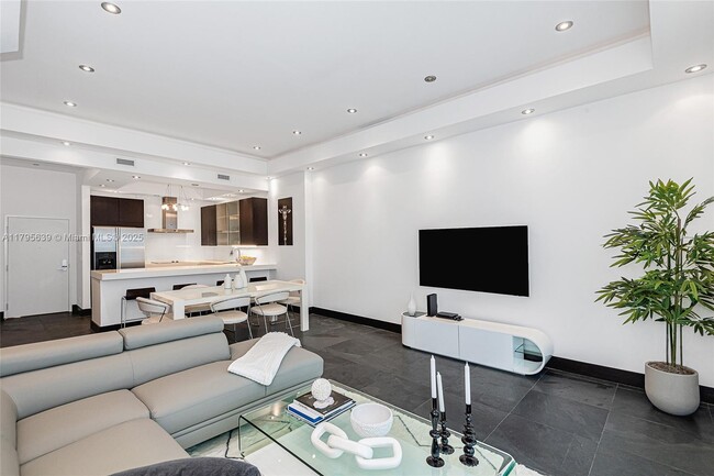 Building Photo - 2301 Collins Ave