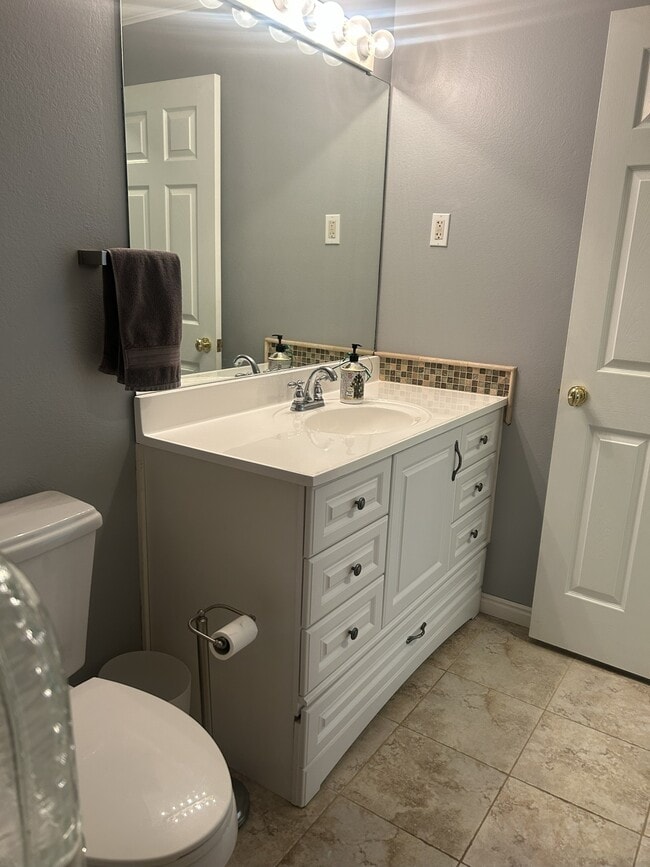 Building Photo - 1094 Gravel Hills Dr