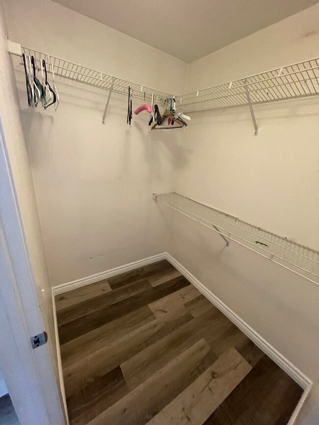 Building Photo - 2951 Vía Toscana