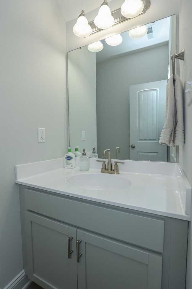 Building Photo - Brand new home in newly developed community, Onslow Bay