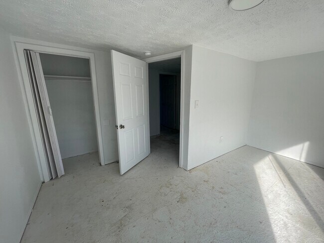 Building Photo - 436 S Washington St