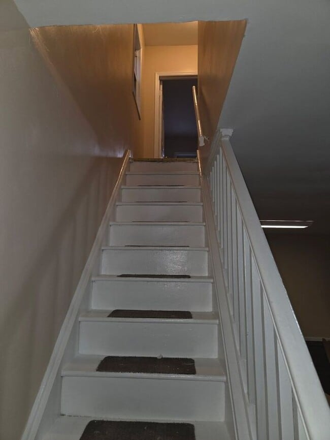 Building Photo - Under Renovation – Spacious Single-Family Home