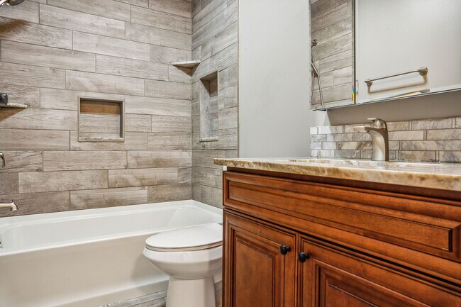 Building Photo - 1710 Messner Dr