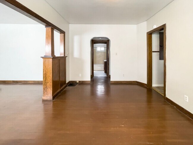 Building Photo - 225 S College Ave