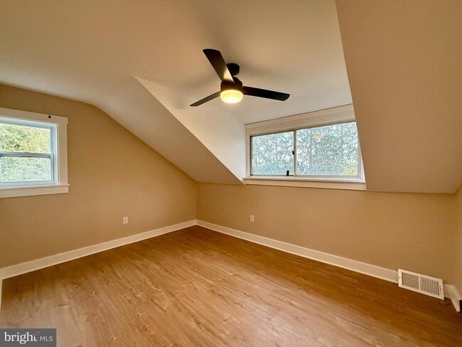 Building Photo - 415 Woodside Ave