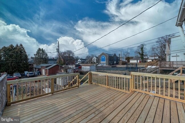 Building Photo - 220 Railroad Ave