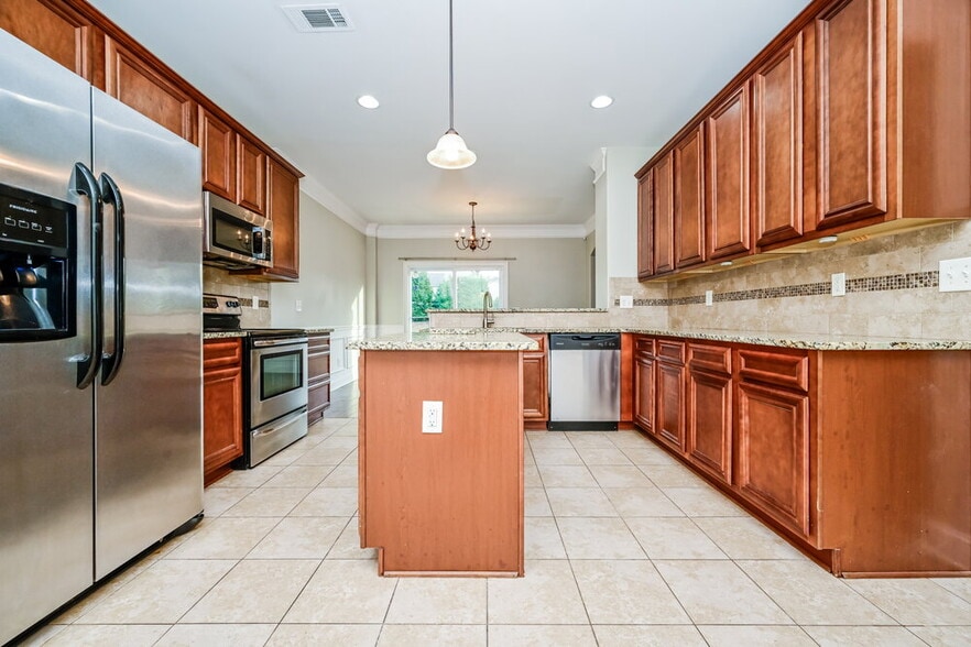 Building Photo - 205 Swem Ct