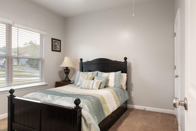Building Photo - 1289 Towne Square Ct