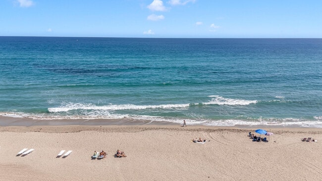 Building Photo - 3000 S Ocean Dr